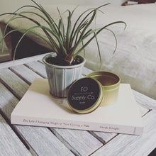 Load image into Gallery viewer, EO Small Gold Tin Candle